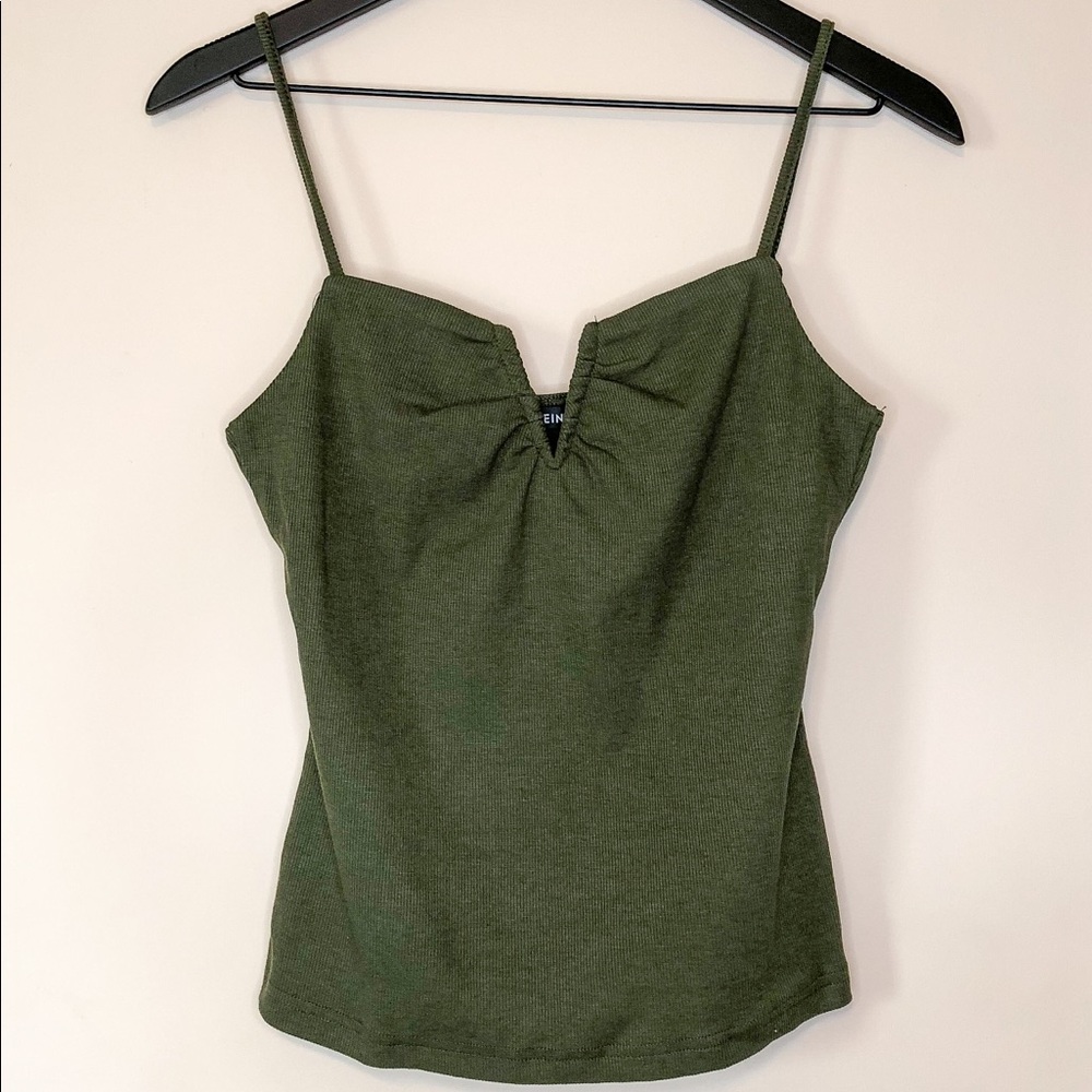 Green Notch Neck Ruched Front Rib-Knit Cami - Picture 2 of 4